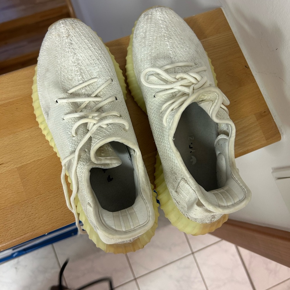 Yeezy Boost 350 V2 in Cream